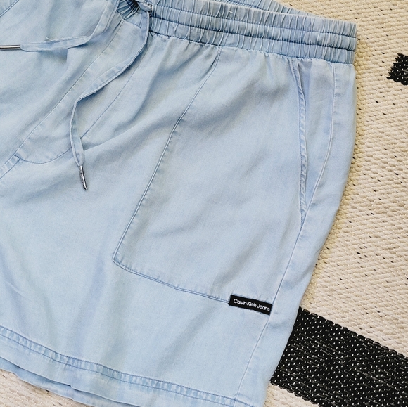 Calvin Klein Jeans Shorts - Picture 3 of 8